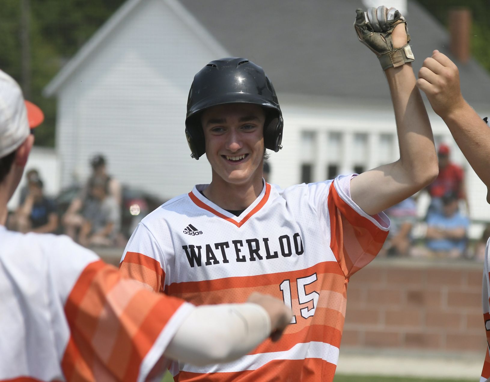 Waterloo defeats Carbondale in 3A Salem Sectional baseball final